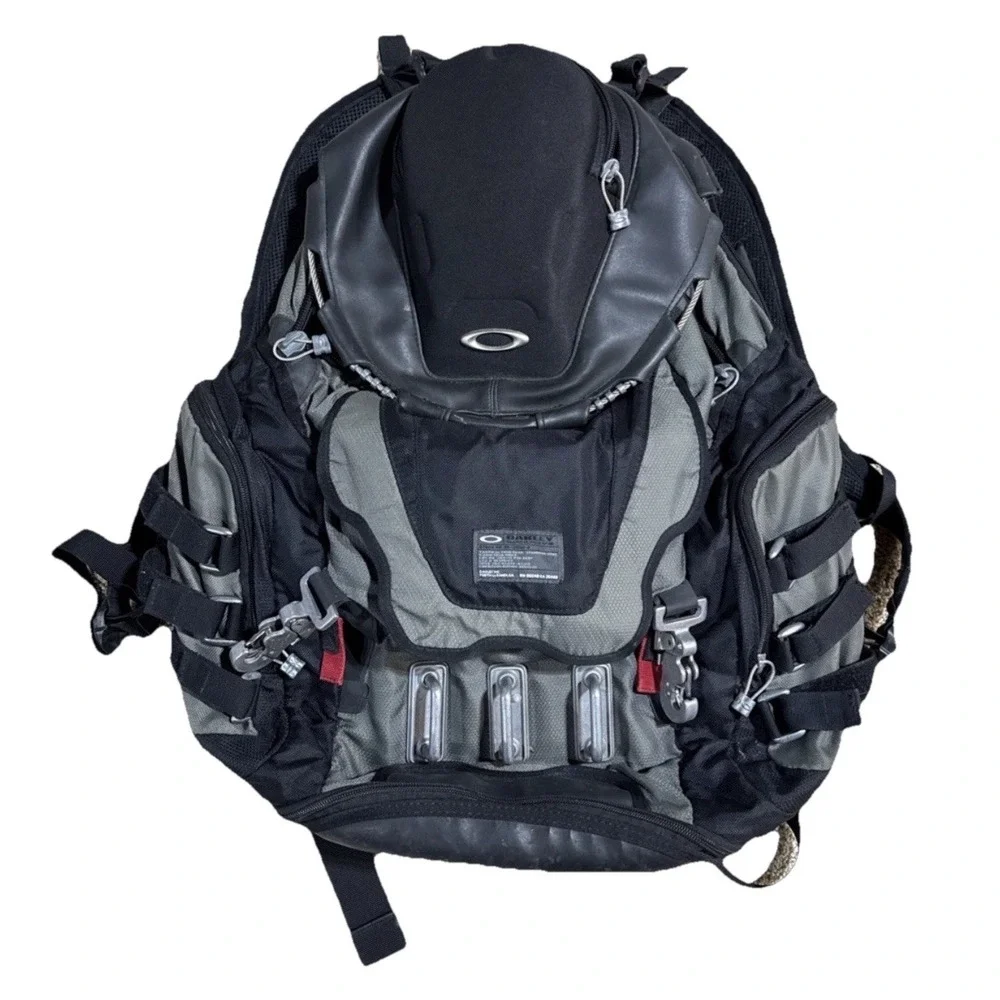 Oakley Icon 2.0 Tactical Field Gear Backpack – Rare Discontinued Standard Issue